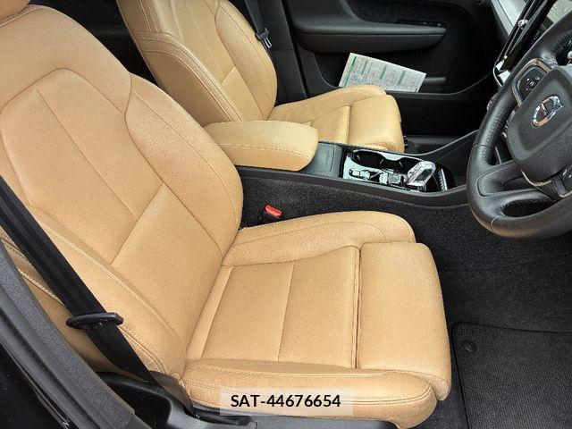 Volvo XC40 2021-08 6817881-3