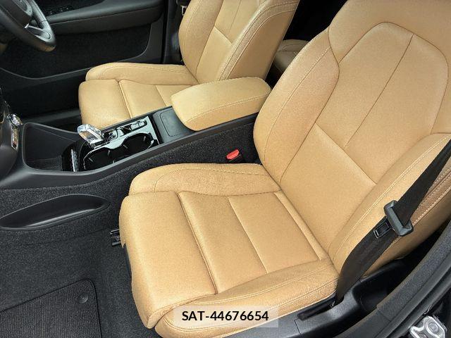 Volvo XC40 2021-08 6817881-6