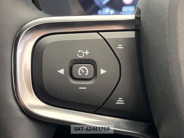 Volvo XC40 2022-03 6817884-9