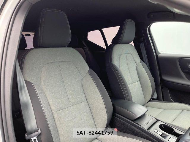 Volvo XC40 2022-03 6817884-11