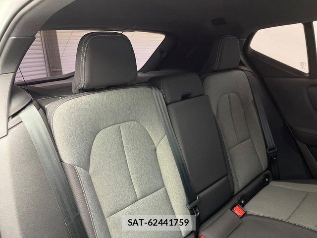 Volvo XC40 2022-03 6817884-12