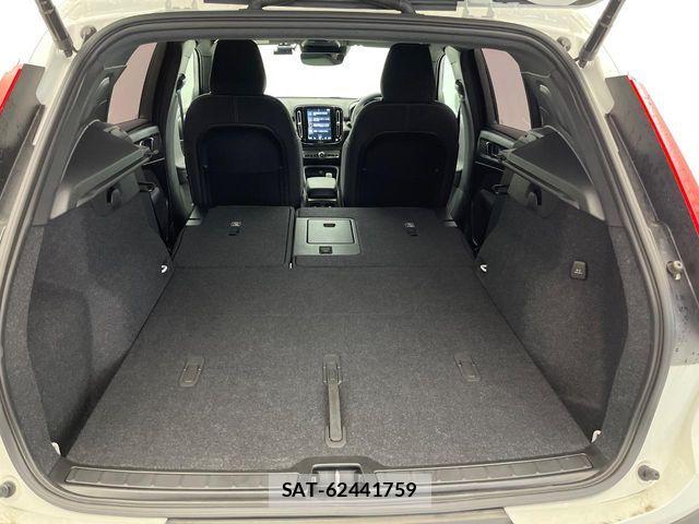Volvo XC40 2022-03 6817884-13