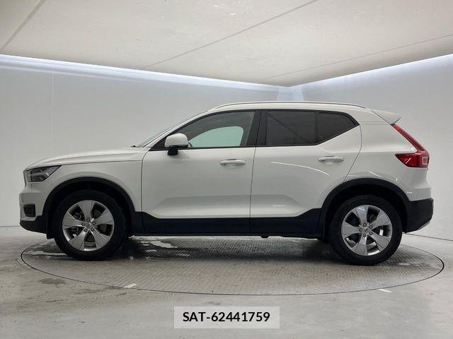 Volvo XC40 2022-03 6817884-18