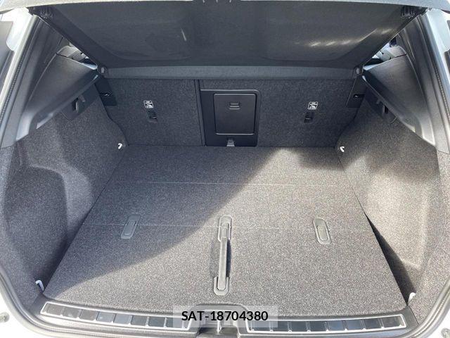 Volvo XC40 2023-07 6915060-14