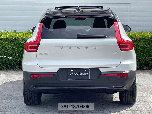 Volvo XC40 2023-07 6915060-19