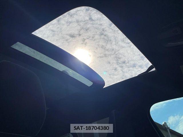 Volvo XC40 2023-07 6915060-4