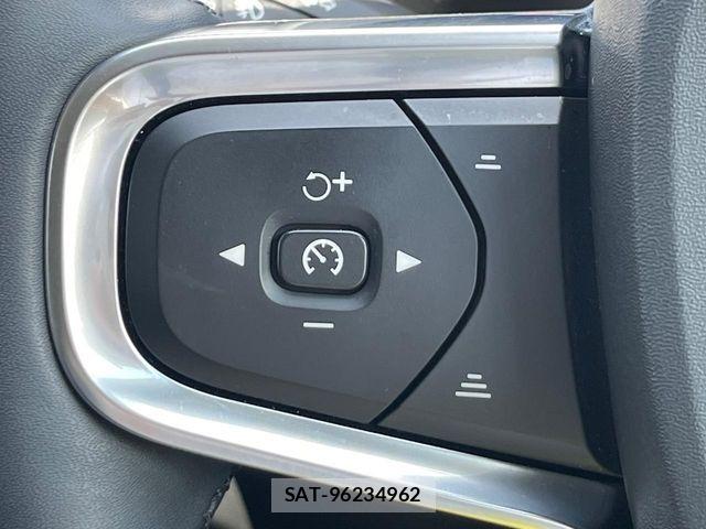 Volvo XC40 2024-10 6915062-9