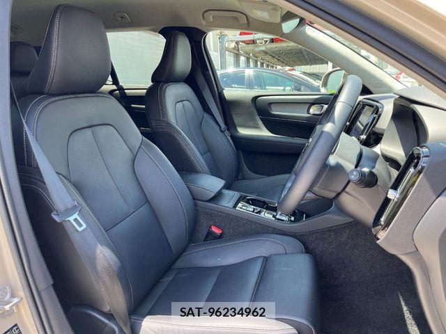Volvo XC40 2024-10 6915062-12