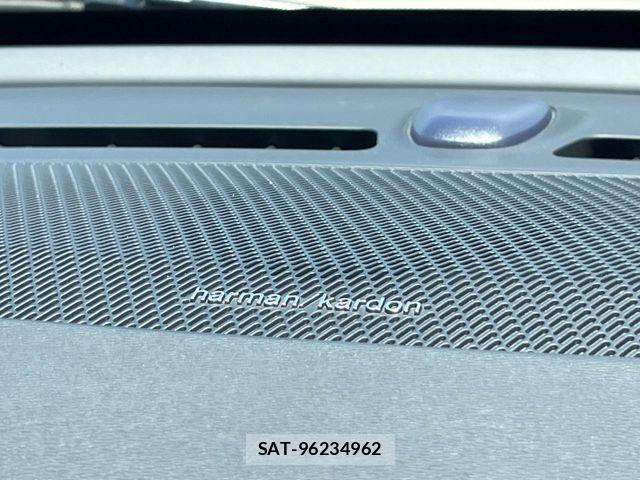 Volvo XC40 2024-10 6915062-4