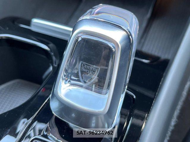 Volvo XC40 2024-10 6915062-8