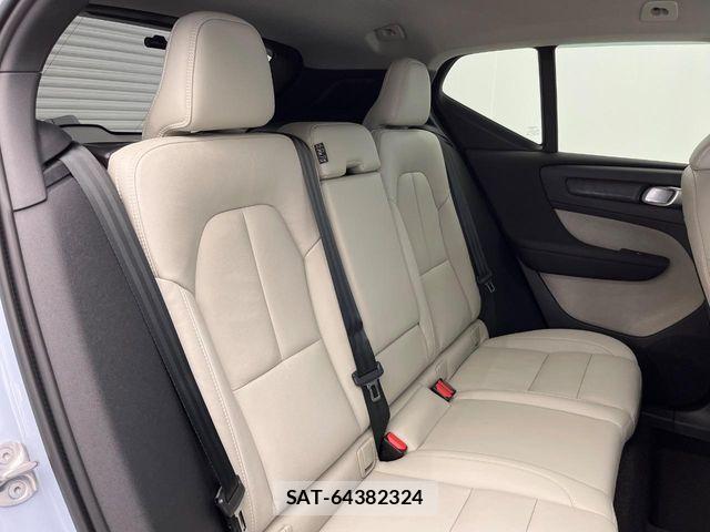 Volvo XC40 2024-06 6915059-13