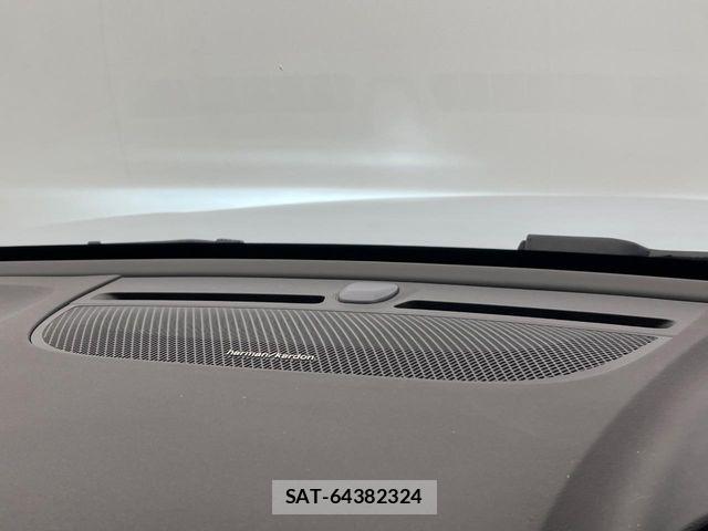 Volvo XC40 2024-06 6915059-4