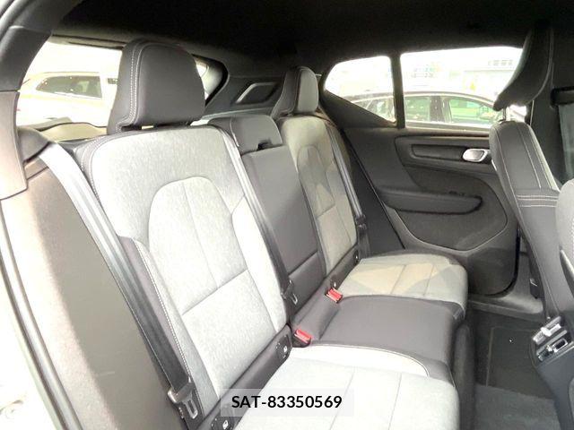 Volvo XC40 2022-09 6915066-12