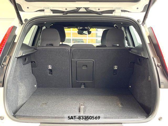 Volvo XC40 2022-09 6915066-13