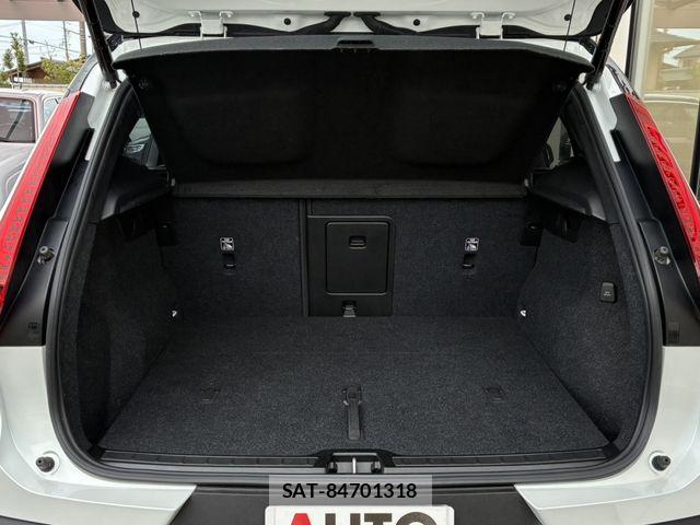 Volvo XC40 2021-06 6915073-26