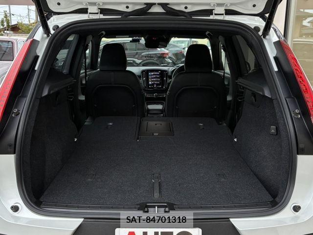 Volvo XC40 2021-06 6915073-27