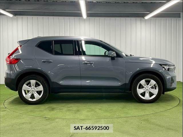 Volvo XC40 2022-09 6999054-14