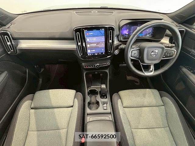 Volvo XC40 2022-09 6999054-3