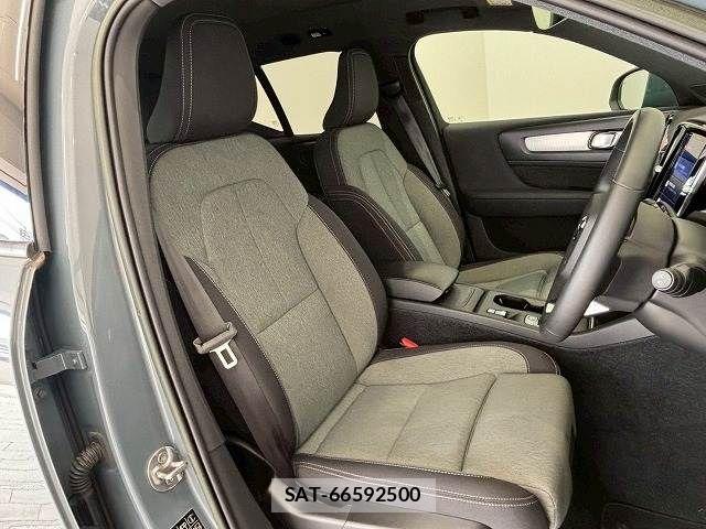 Volvo XC40 2022-09 6999054-6
