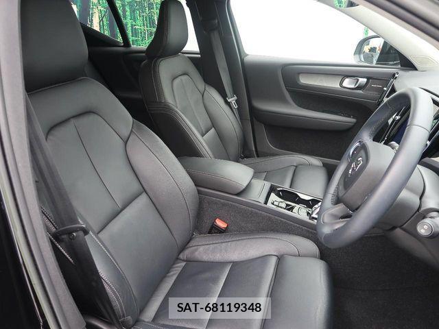 Volvo XC40 2023-09 7061268-11