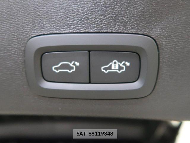 Volvo XC40 2023-09 7061268-5
