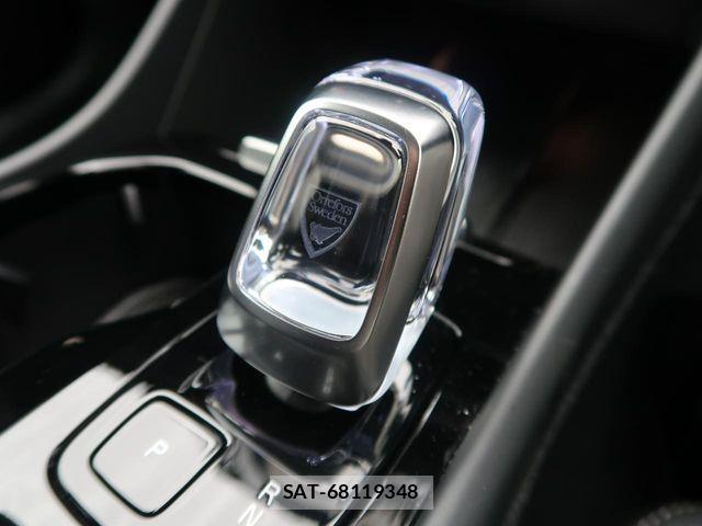 Volvo XC40 2023-09 7061268-8