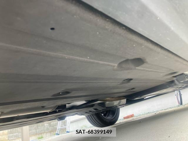 Volvo XC40 2023-09 7061272-9