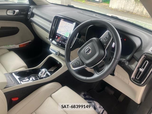 Volvo XC40 2023-09 7061272-10