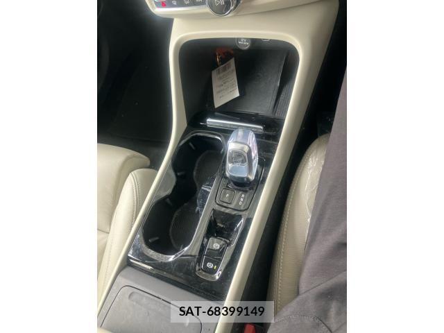 Volvo XC40 2023-09 7061272-21