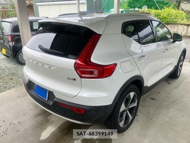 Volvo XC40 2023-09 7061272-2