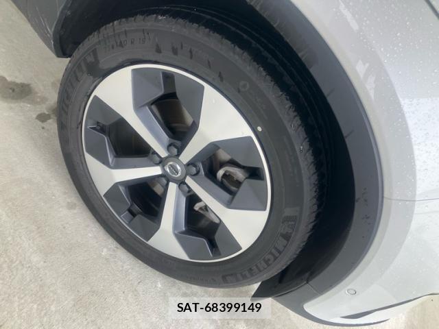Volvo XC40 2023-09 7061272-5