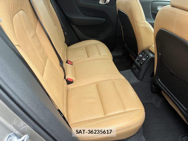 Volvo XC40 2022-01 7061271-5