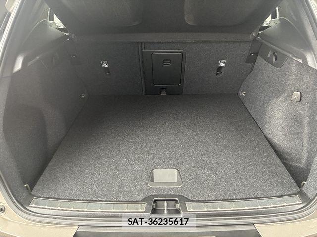 Volvo XC40 2022-01 7061271-6