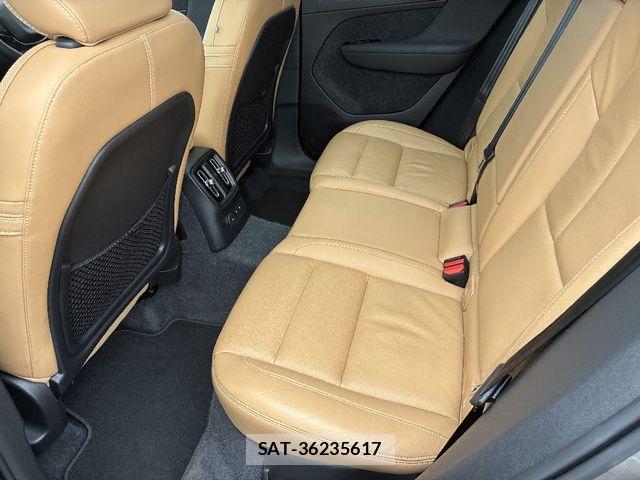 Volvo XC40 2022-01 7061271-8