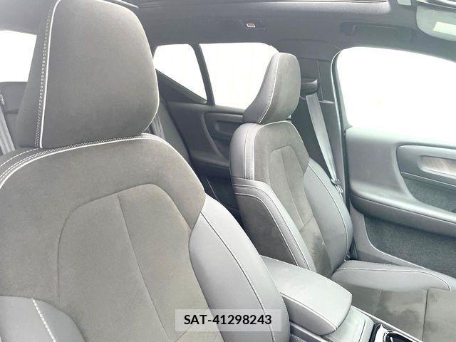 Volvo XC40 2023-07 7061273-8