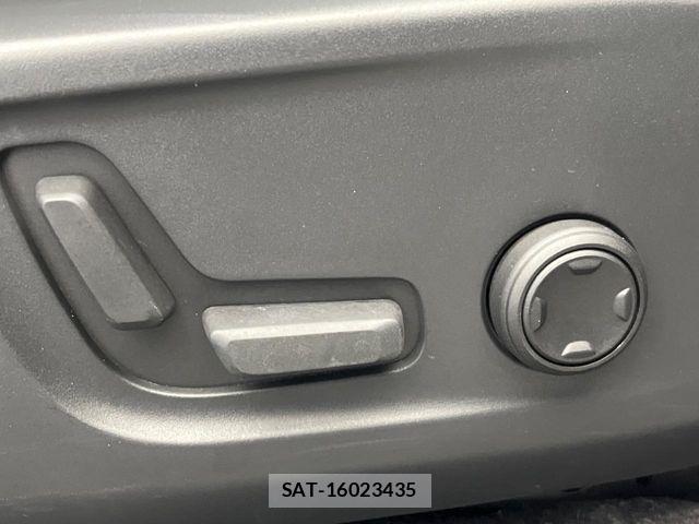 Volvo XC40 2023-07 7226806-9