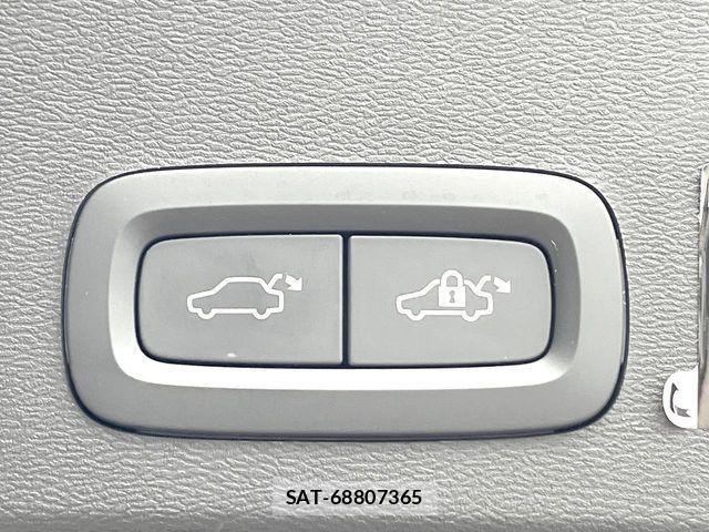 Volvo XC40 2021-07 7226801-9