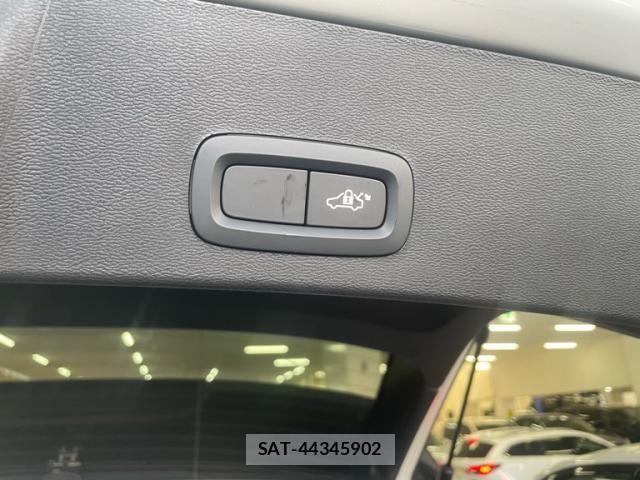Volvo XC40 2020-05 7226798-5