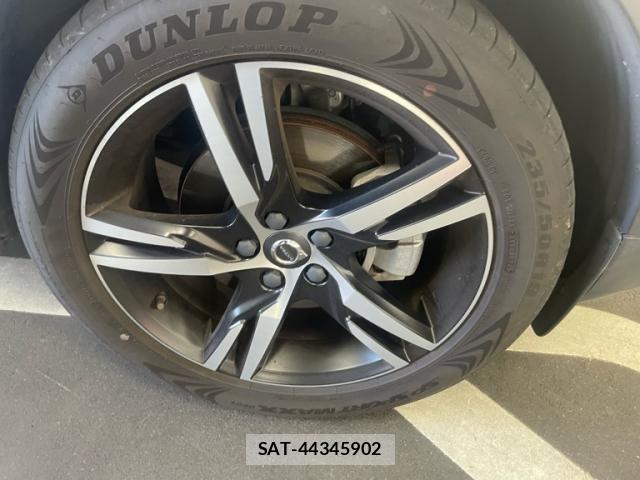 Volvo XC40 2020-05 7226798-7