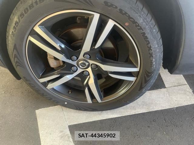 Volvo XC40 2020-05 7226798-8