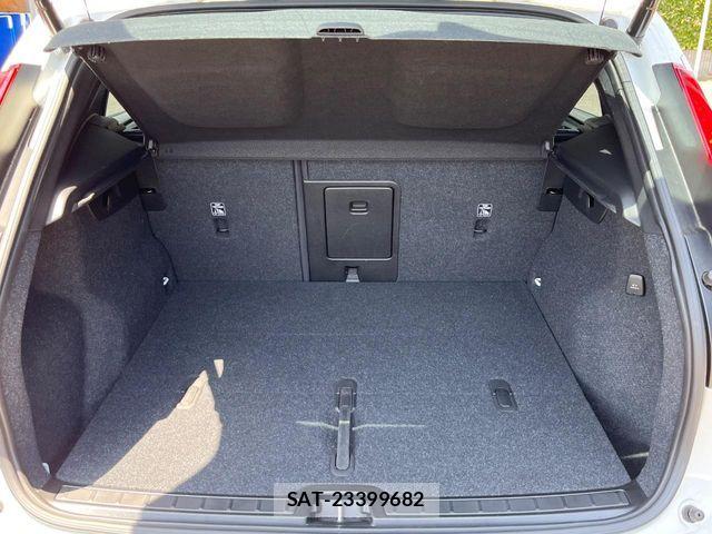 Volvo XC40 2021-11 7226805-13