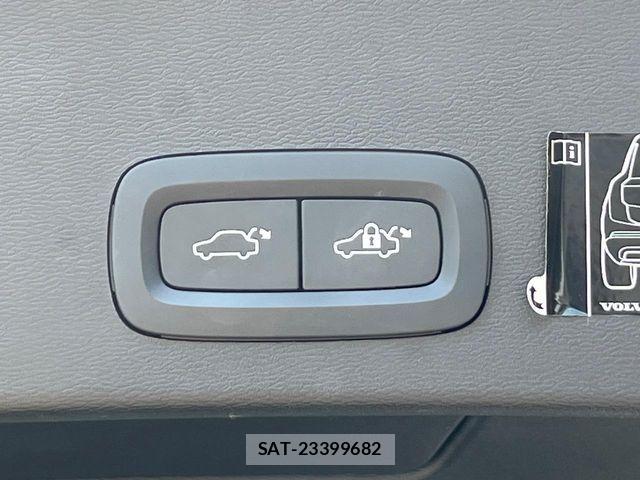 Volvo XC40 2021-11 7226805-8