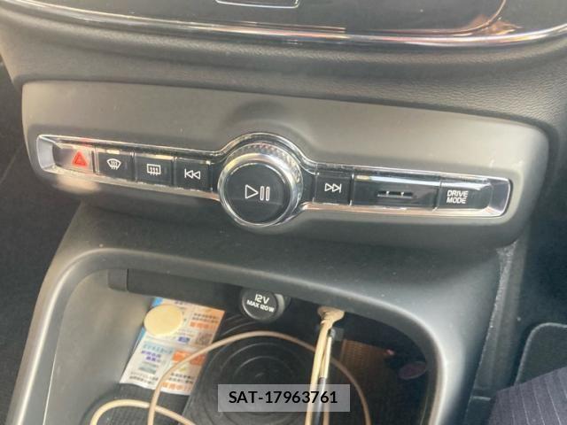 Volvo XC40 2018-09 7226797-21