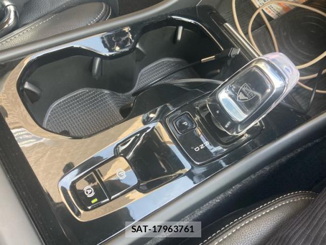 Volvo XC40 2018-09 7226797-22