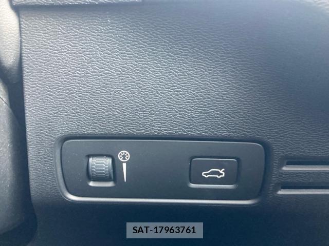 Volvo XC40 2018-09 7226797-23