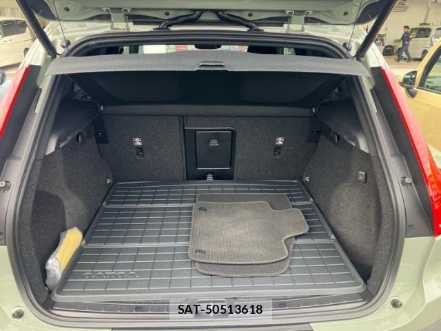 Volvo XC40 2024-12 7226812-11