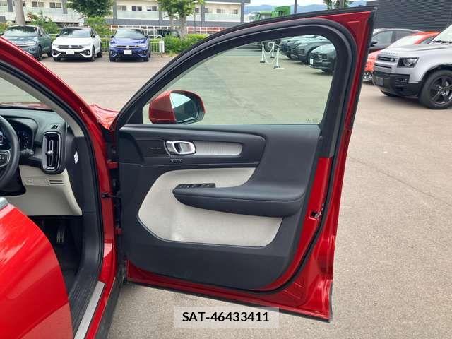 Volvo XC40 2021-07 7226803-8