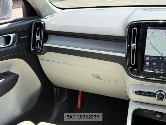 Volvo XC40 2024-10 7226811-11