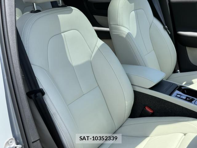 Volvo XC40 2024-10 7226811-20