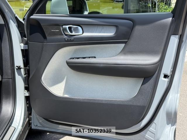 Volvo XC40 2024-10 7226811-22